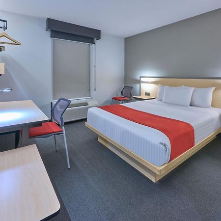 City Express By Marriott Toluca Bagian luar foto